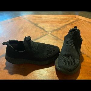 Solid Black Big Girl Sketchers